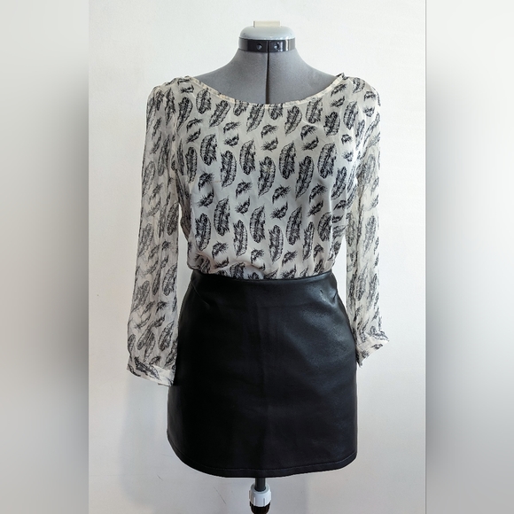 Sheer off-white cream long sleeve blouse with feathers size large - Picture 2 of 4